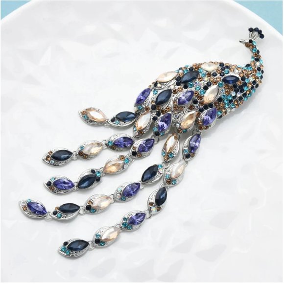 SOLD Gorgeous Large Peacock Crystal Brooch / Necklace Pendant - Picture 7 of 9